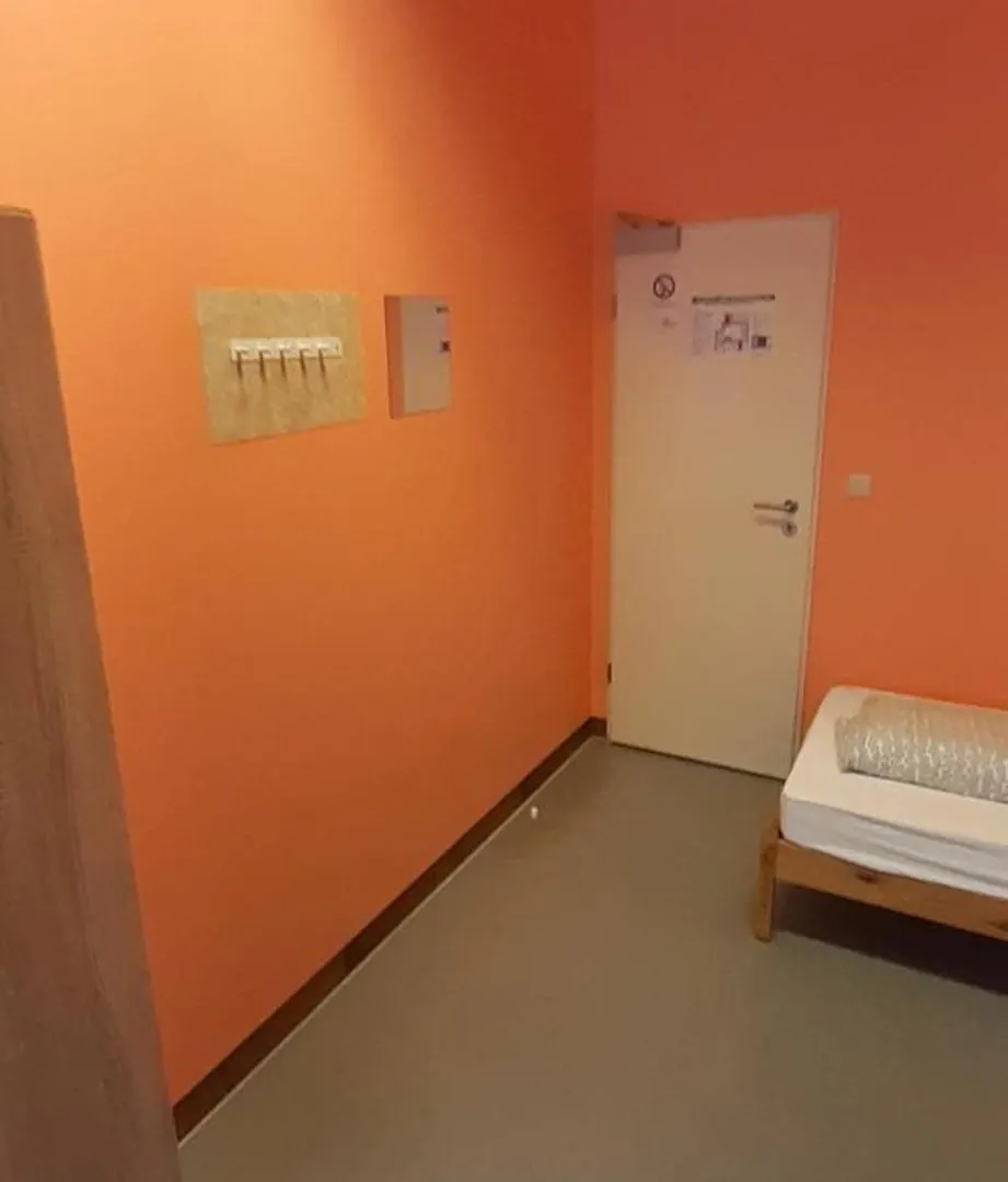 Low Budget Downtown Hostel Rooms & Apartments Munich Germany